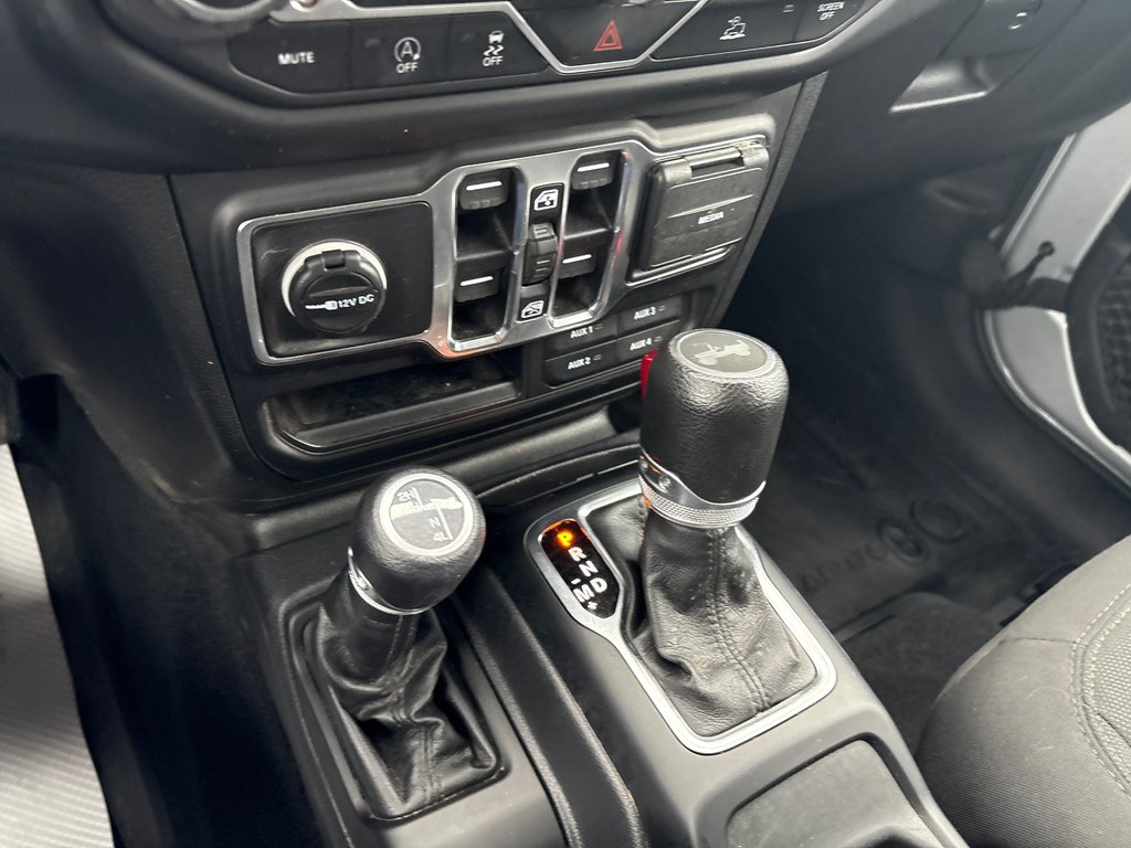 2023 Jeep Wrangler Willys in Paspébiac, Quebec - 13 - w1024h768px