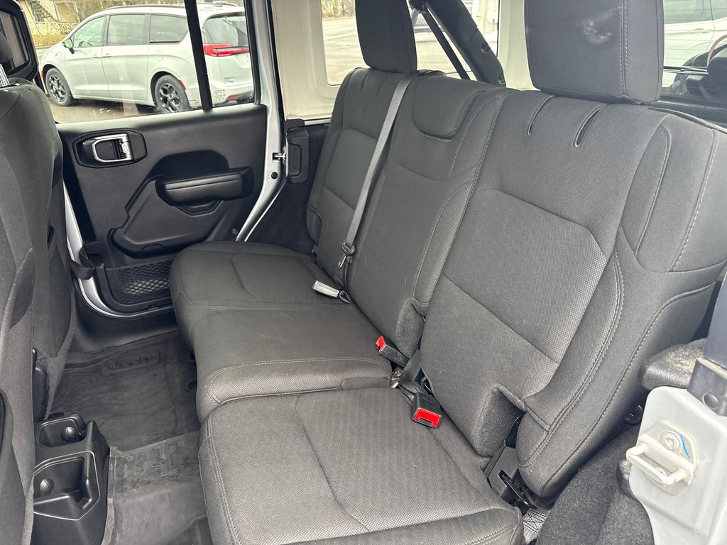 2023 Jeep Wrangler Willys in Paspébiac, Quebec - 9 - w1024h768px