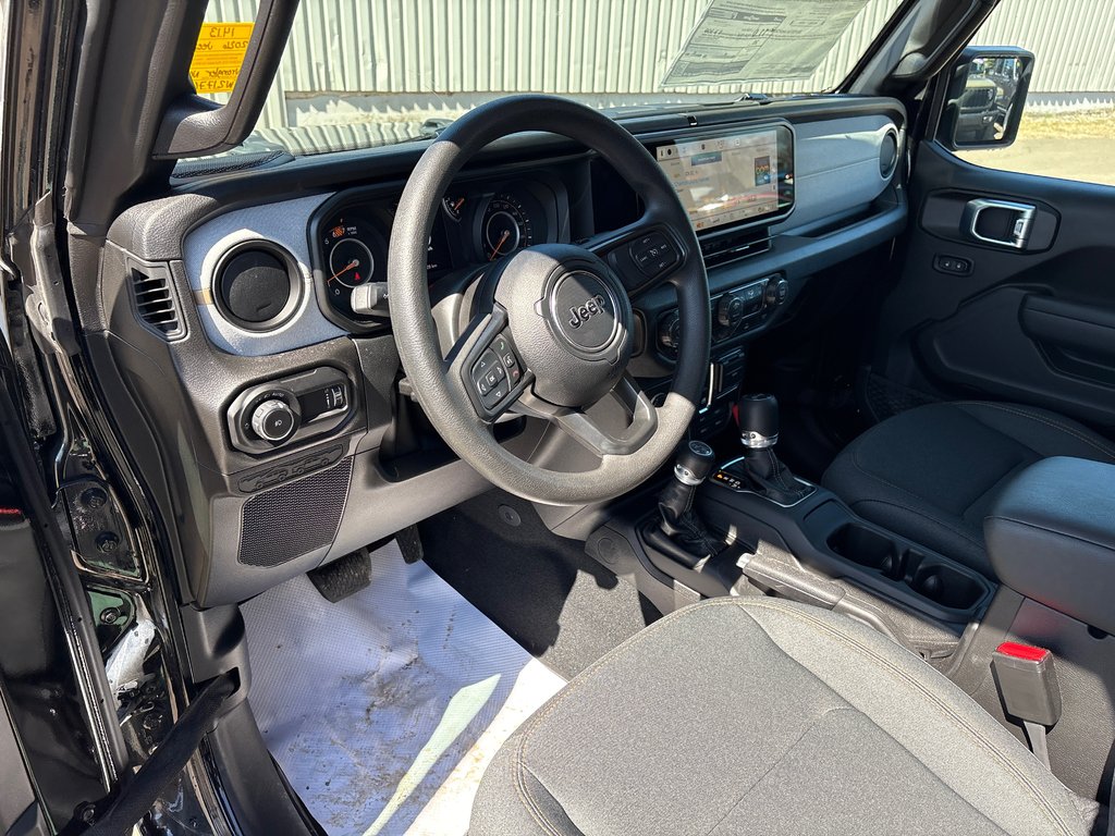 Jeep Wrangler SPORT 2026 à Paspébiac, Québec - 9 - w1024h768px