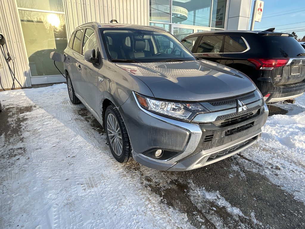 2022 Mitsubishi OUTLANDER PHEV LE in Paspébiac, Quebec - 3 - w1024h768px