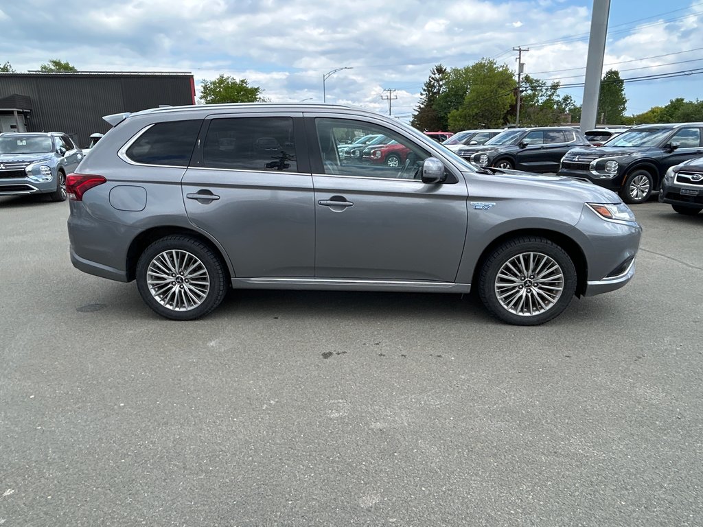 Mitsubishi OUTLANDER PHEV LE 2022 à Paspébiac, Québec - 2 - w1024h768px