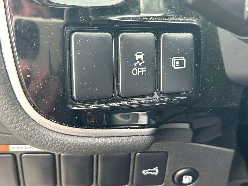 Mitsubishi OUTLANDER PHEV LE 2022 à Paspébiac, Québec - 15 - w1024h768px