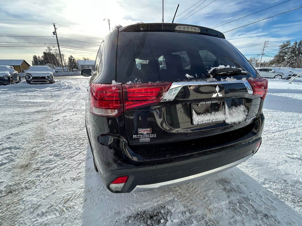 2016 Mitsubishi Outlander SE in Paspébiac, Quebec - 4 - w1024h768px