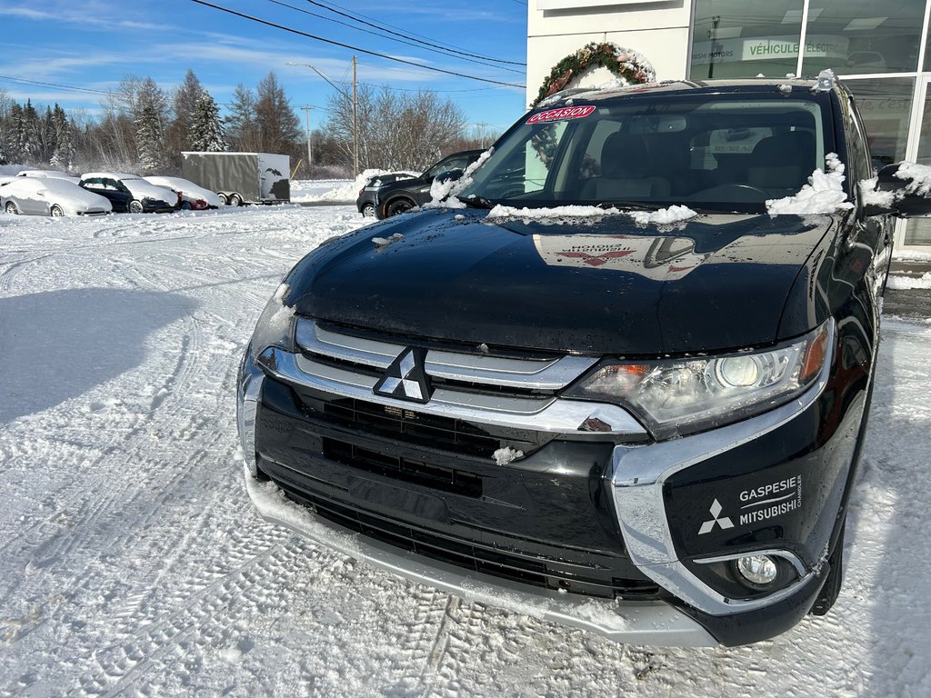 2016 Mitsubishi Outlander SE in Paspébiac, Quebec - 2 - w1024h768px