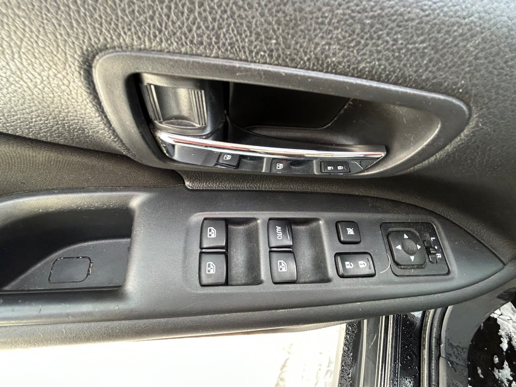 2016 Mitsubishi Outlander SE in Paspébiac, Quebec - 9 - w1024h768px