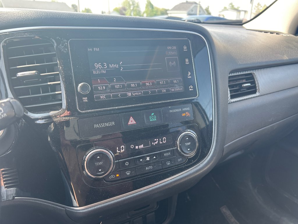 2017 Mitsubishi Outlander SE in Chandler, Quebec - 17 - w1024h768px