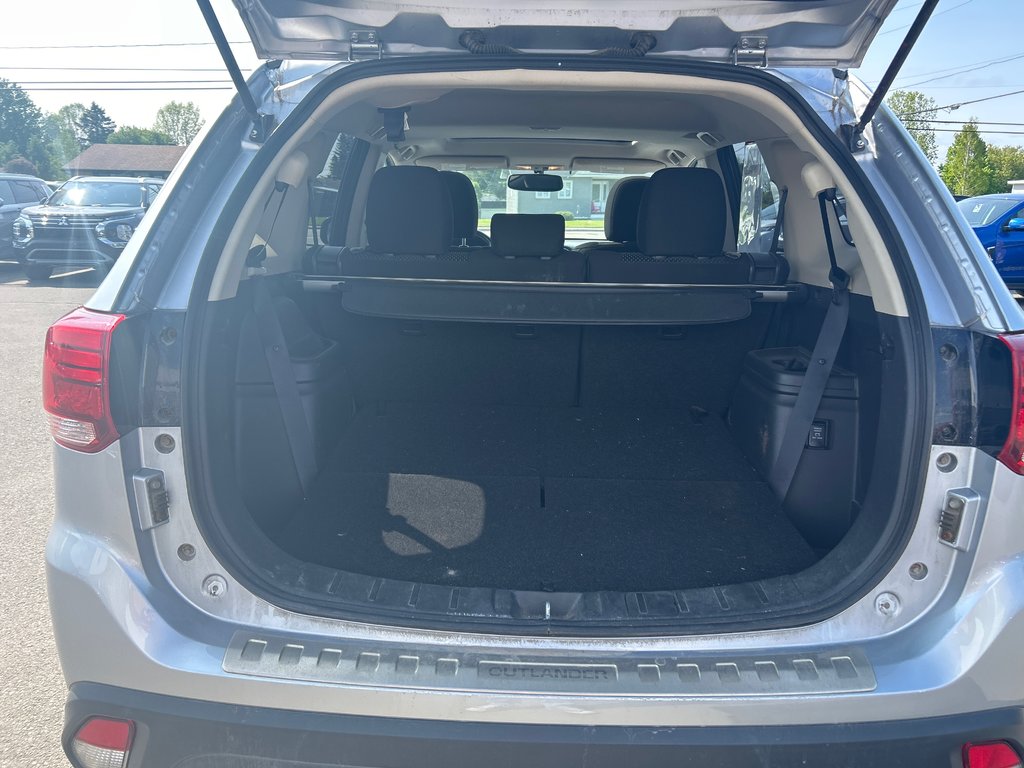 2017 Mitsubishi Outlander SE in Chandler, Quebec - 9 - w1024h768px