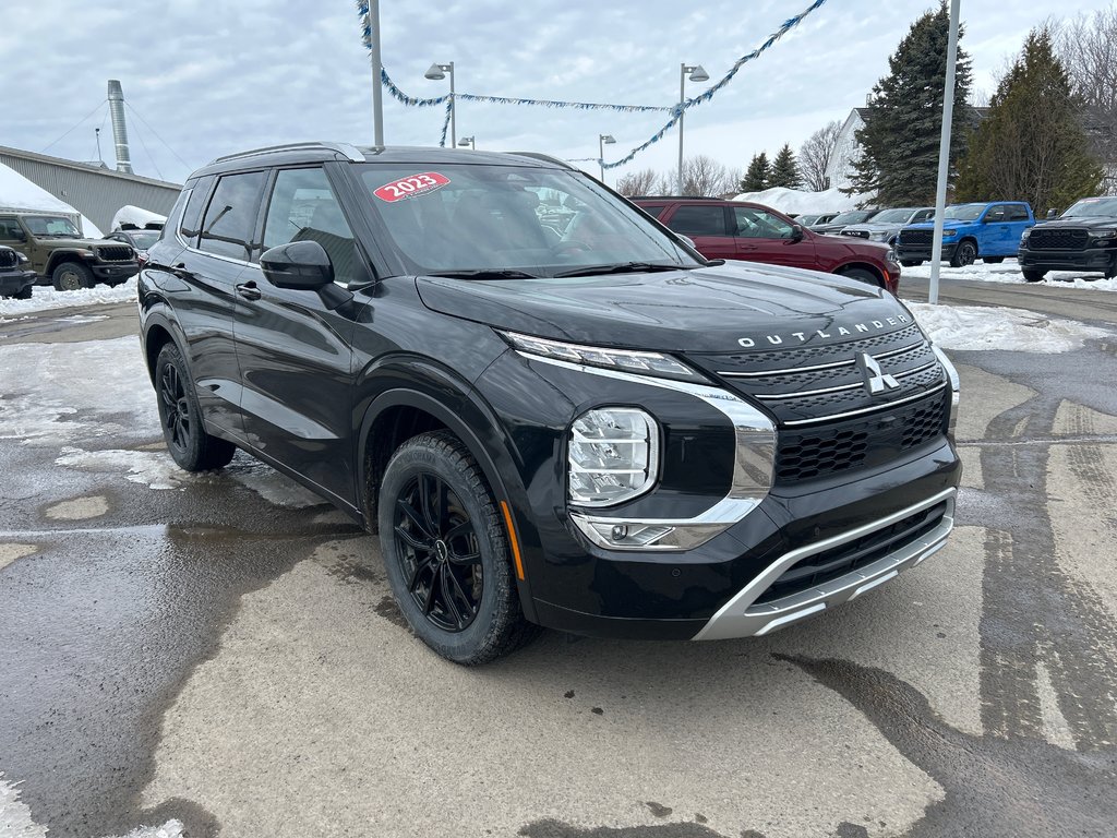 Mitsubishi Outlander GT Premium 2023 à Paspébiac, Québec - 3 - w1024h768px