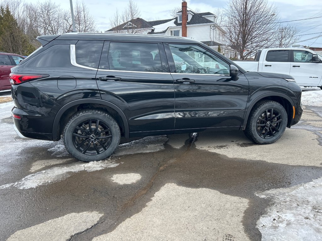 Mitsubishi Outlander GT Premium 2023 à Paspébiac, Québec - 4 - w1024h768px