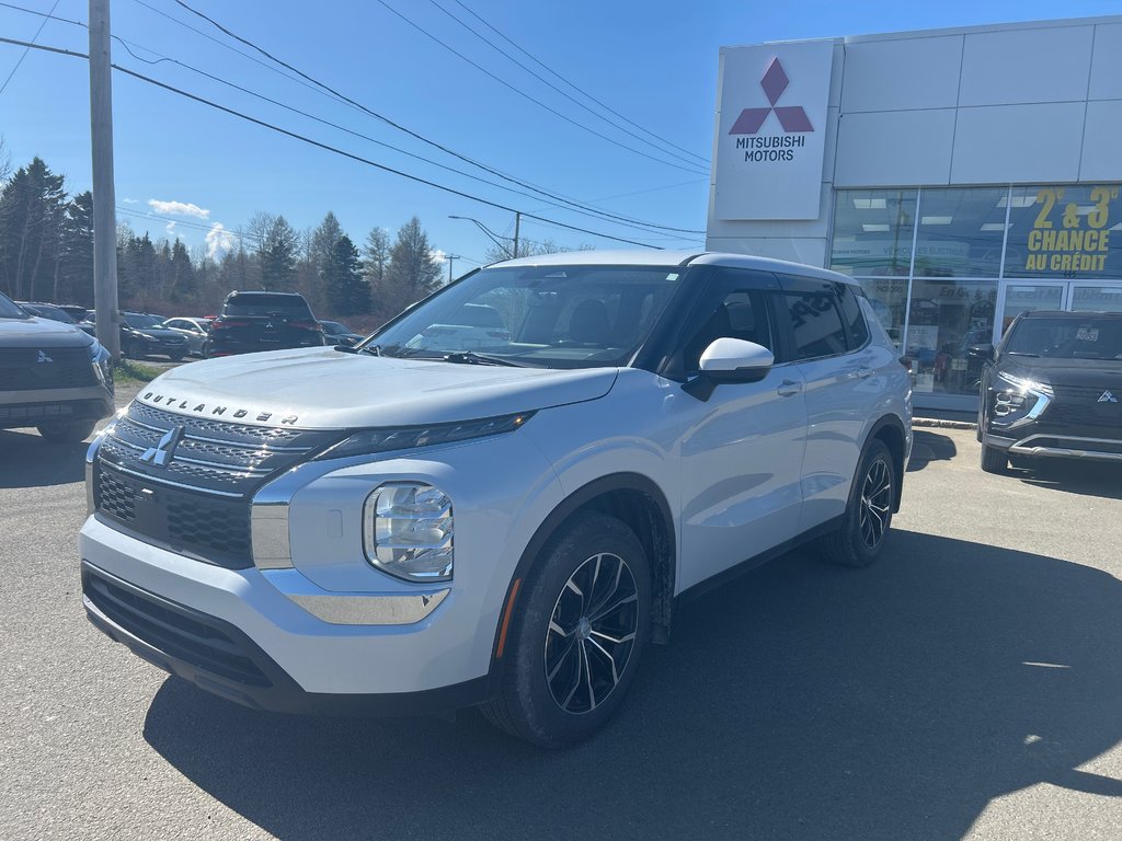 Mitsubishi Outlander ES 2023 à Paspébiac, Québec - 7 - w1024h768px