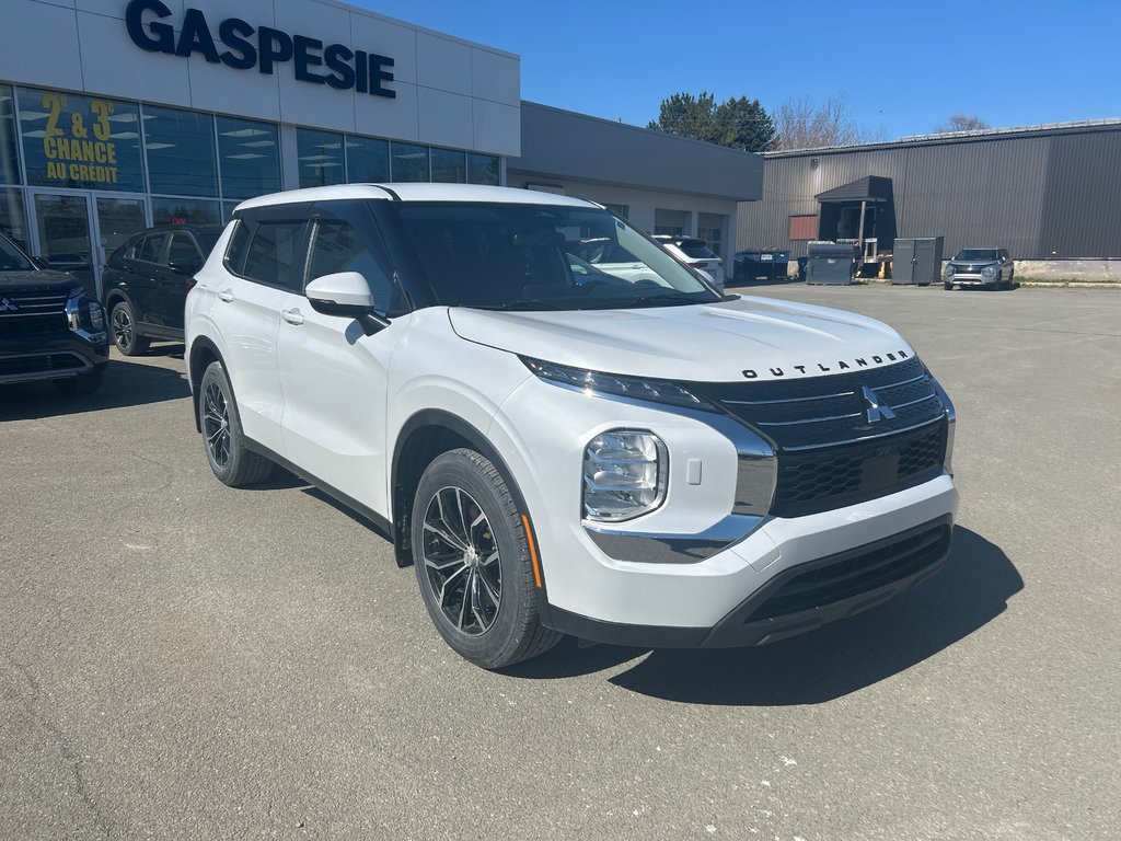 Mitsubishi Outlander ES 2023 à Paspébiac, Québec - 1 - w1024h768px