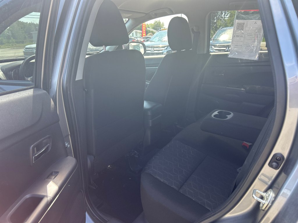 Mitsubishi RVR SE 2023 à Chandler, Québec - 8 - w1024h768px