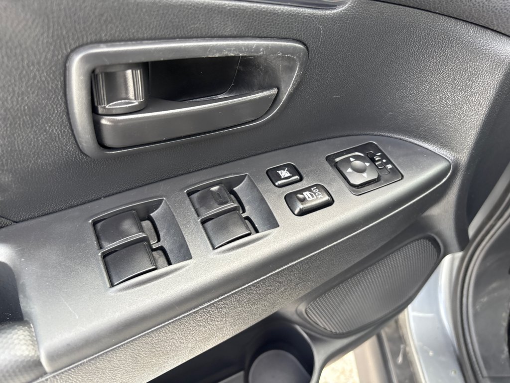 2023 Mitsubishi RVR ES in Paspébiac, Quebec - 12 - w1024h768px