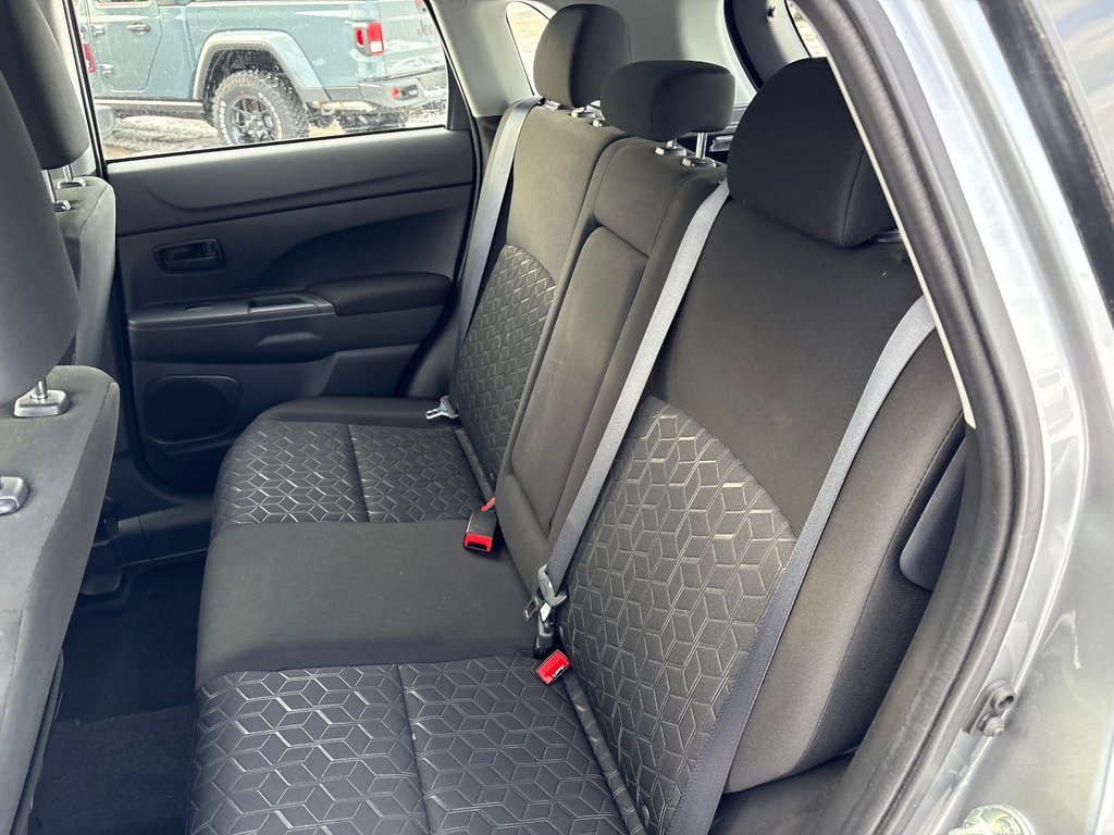 2023 Mitsubishi RVR ES in Paspébiac, Quebec - 9 - w1024h768px