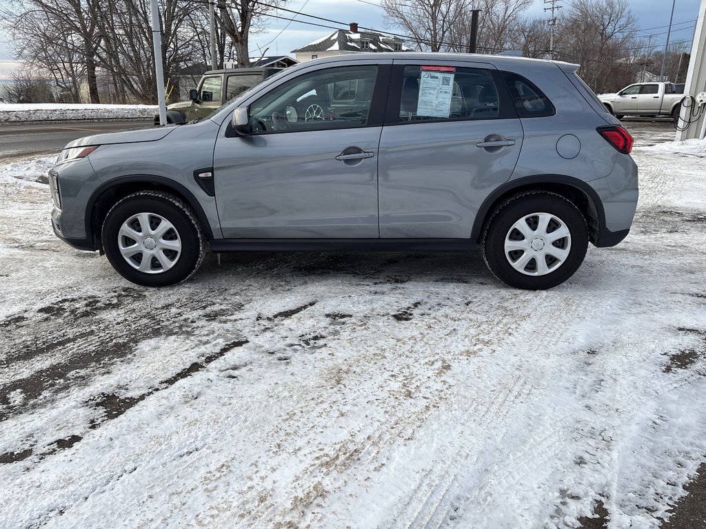 2023 Mitsubishi RVR ES in Paspébiac, Quebec - 8 - w1024h768px