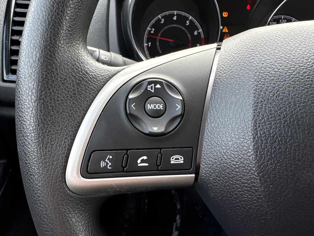 2023 Mitsubishi RVR ES in Paspébiac, Quebec - 18 - w1024h768px