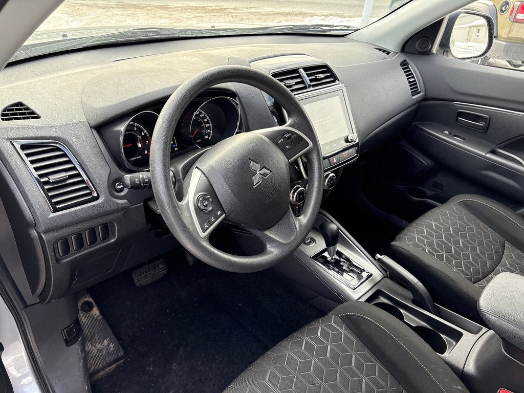 2023 Mitsubishi RVR ES in Paspébiac, Quebec - 10 - w1024h768px