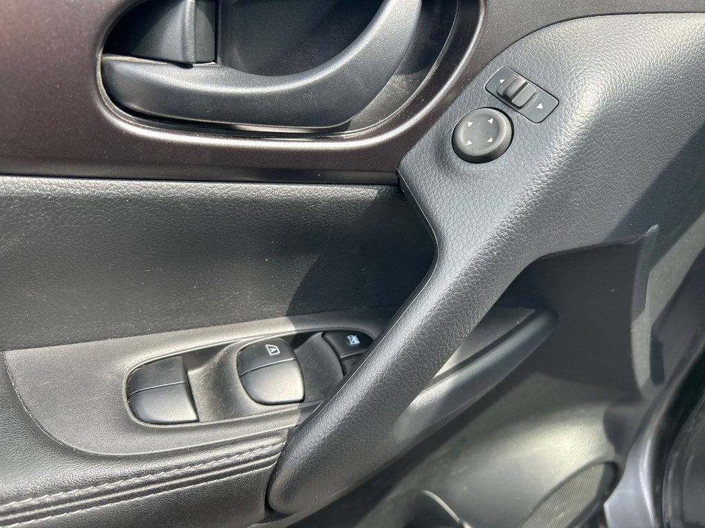 2021 Nissan Qashqai S in Paspébiac, Quebec - 12 - w1024h768px