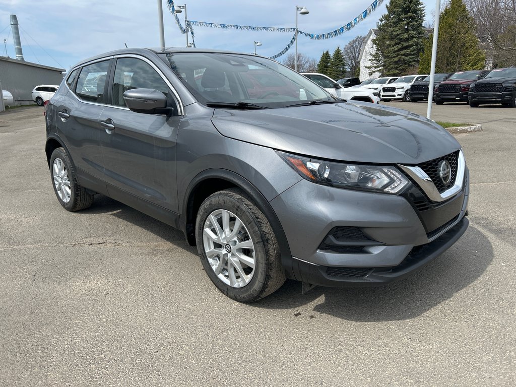 2021 Nissan Qashqai S in Paspébiac, Quebec - 3 - w1024h768px