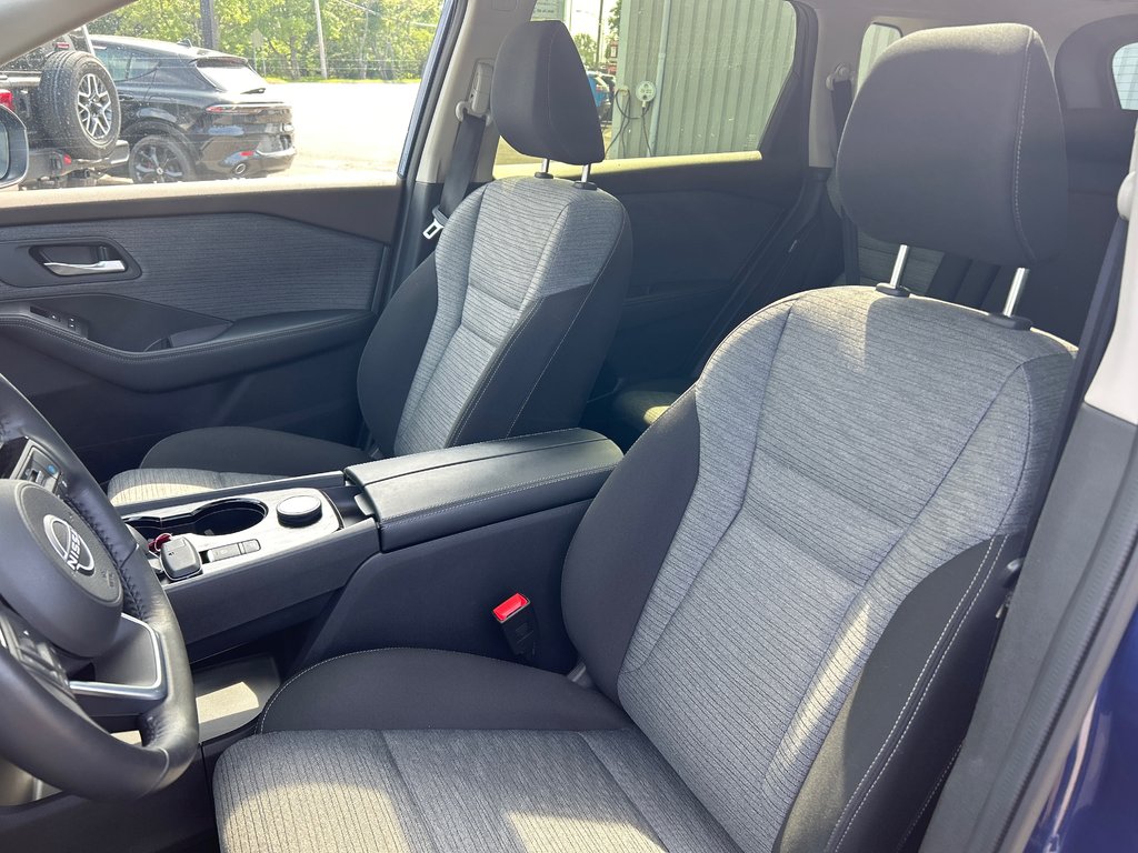 Nissan Rogue  2023 à Chandler, Québec - 12 - w1024h768px