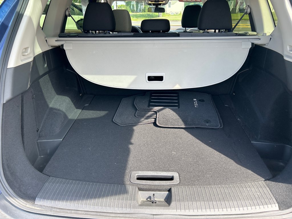 Nissan Rogue  2023 à Chandler, Québec - 9 - w1024h768px