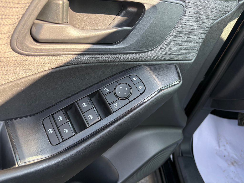 2023 Nissan Rogue S in Chandler, Quebec - 13 - w1024h768px