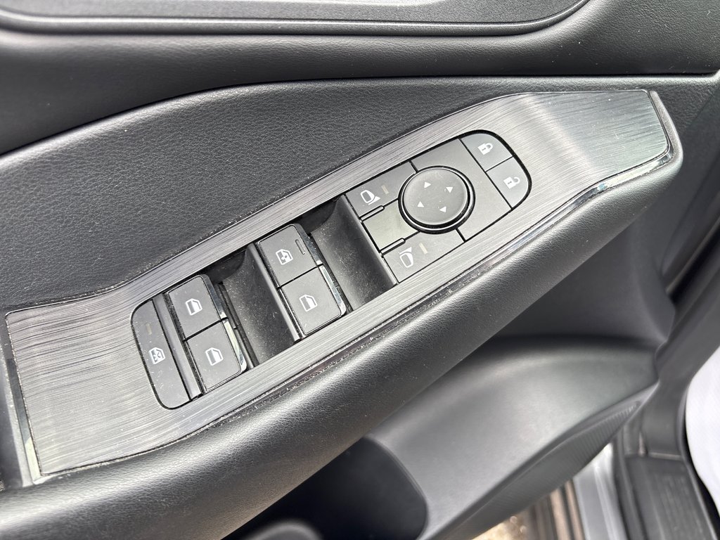 2024 Nissan Rogue S in Paspébiac, Quebec - 12 - w1024h768px