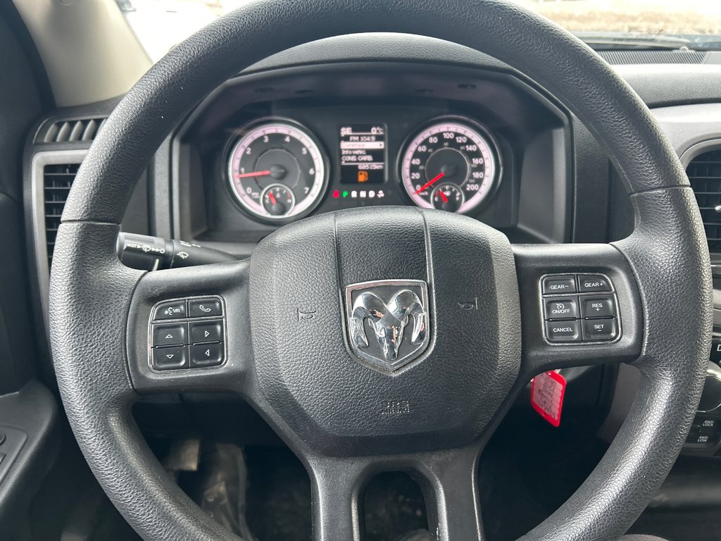 2021 Ram 1500 Classic Tradesman in Paspébiac, Quebec - 15 - w1024h768px