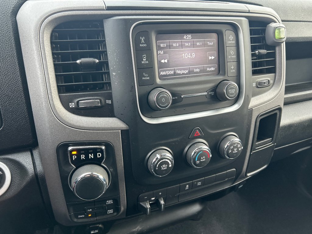 2021 Ram 1500 Classic Tradesman in Paspébiac, Quebec - 14 - w1024h768px