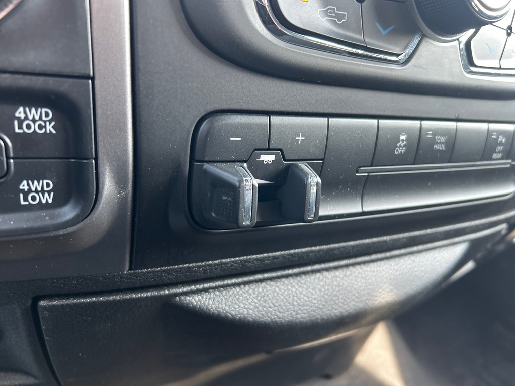 2021 Ram 1500 Classic Warlock in Chandler, Quebec - 16 - w1024h768px
