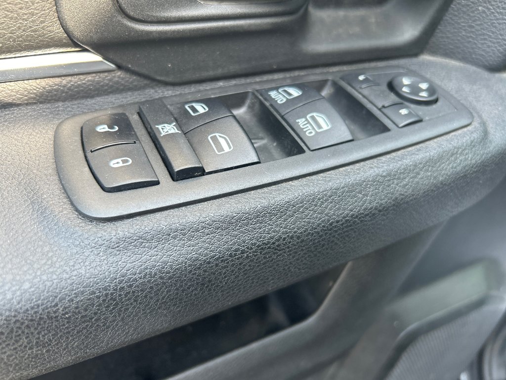2021 Ram 1500 Classic Warlock in Chandler, Quebec - 12 - w1024h768px