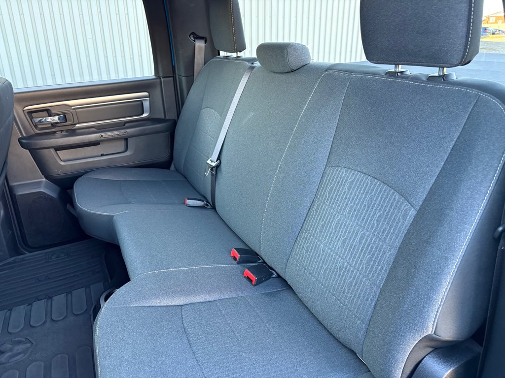 2021 Ram 1500 Classic Warlock in Paspébiac, Quebec - 9 - w1024h768px