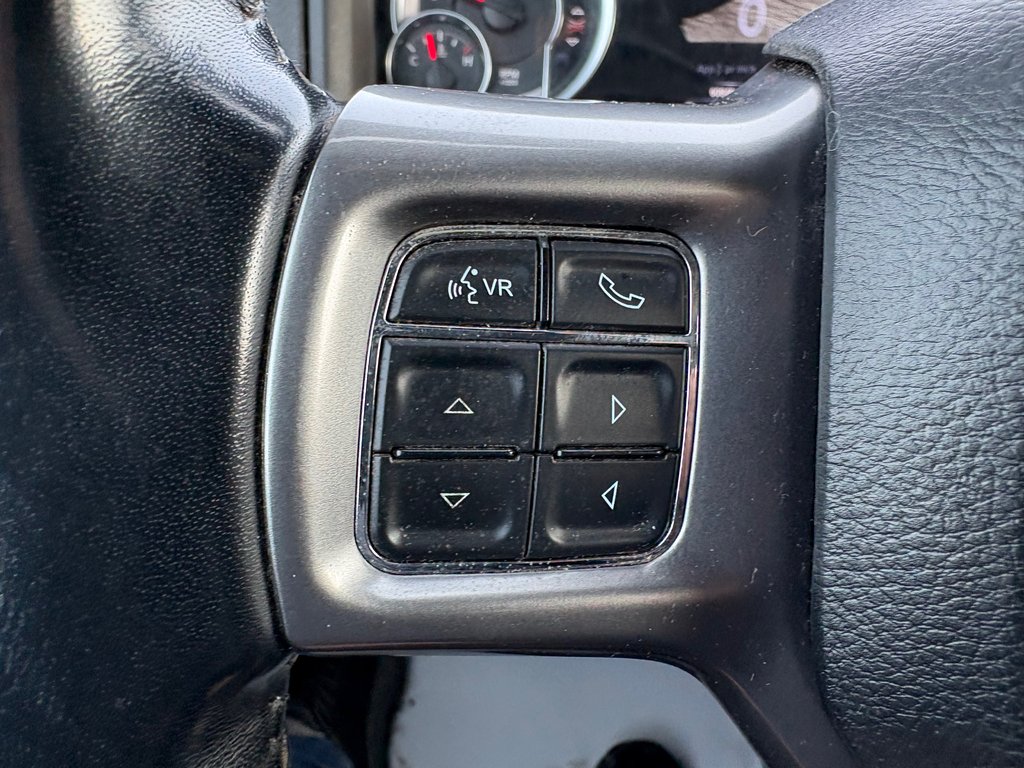 2021 Ram 1500 Classic Warlock in Paspébiac, Quebec - 19 - w1024h768px