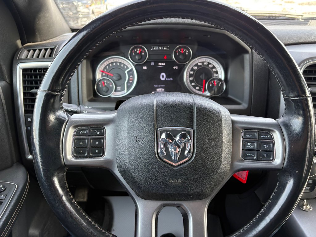 2021 Ram 1500 Classic Warlock in Paspébiac, Quebec - 17 - w1024h768px