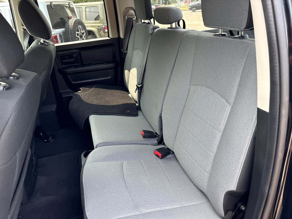 2022 Ram 1500 Classic Express in Chandler, Quebec - 8 - w1024h768px