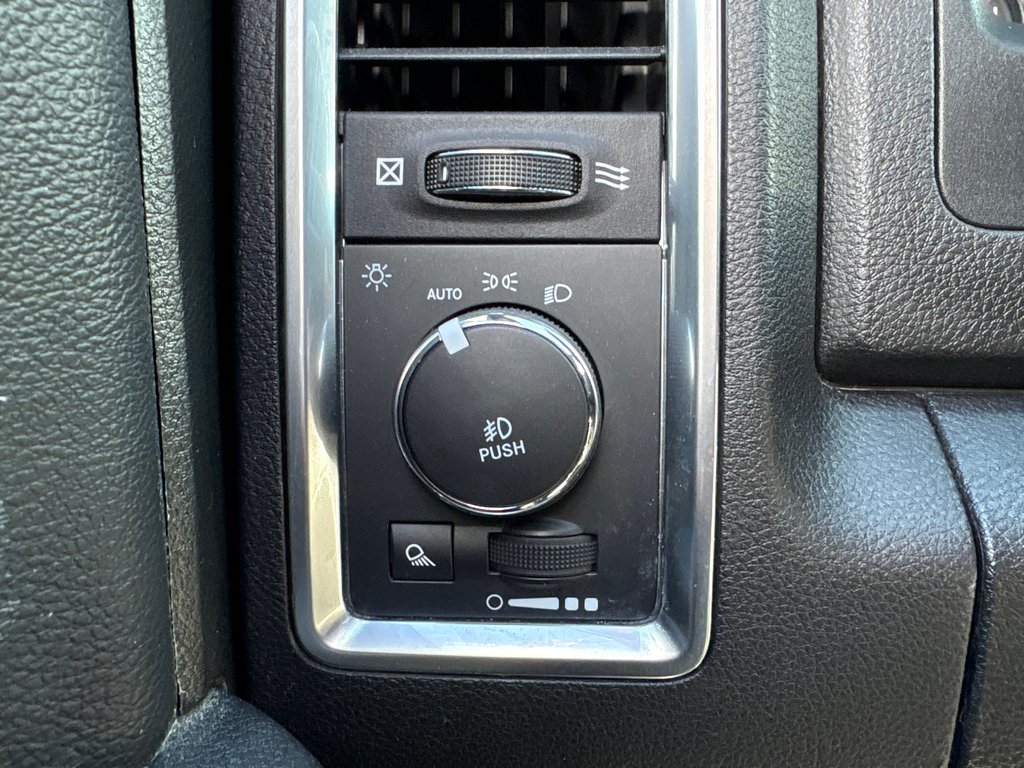 Ram 1500 Classic Warlock 2022 à Paspébiac, Québec - 17 - w1024h768px
