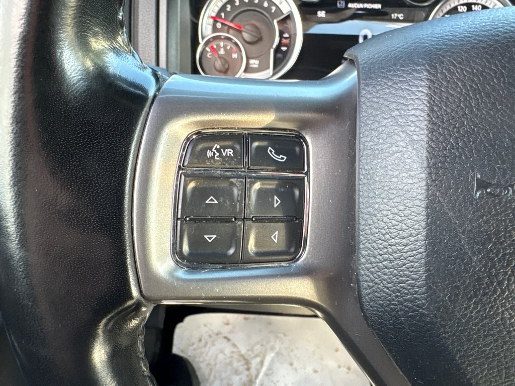Ram 1500 Classic Warlock 2022 à Paspébiac, Québec - 16 - w1024h768px