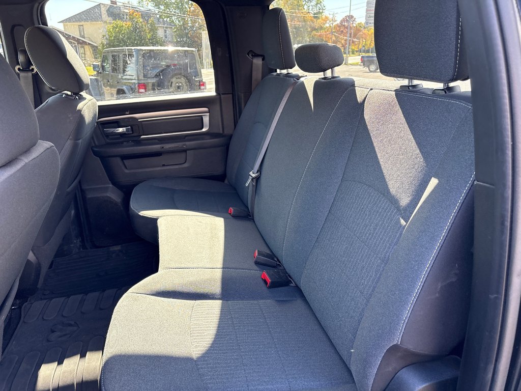 Ram 1500 Classic Warlock 2022 à Paspébiac, Québec - 9 - w1024h768px