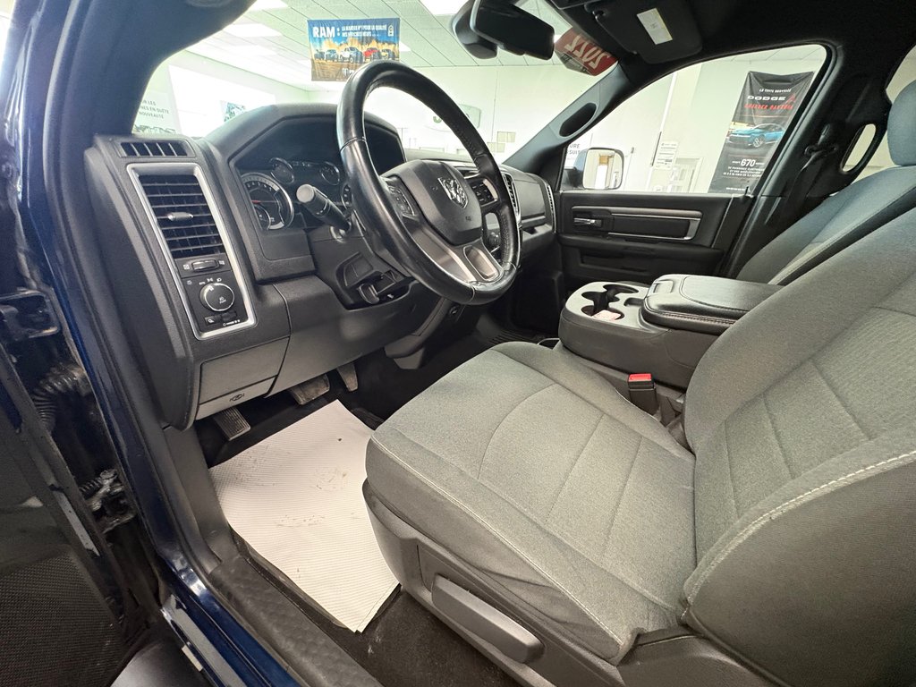 2022 Ram 1500 Classic Warlock in Paspébiac, Quebec - 12 - w1024h768px