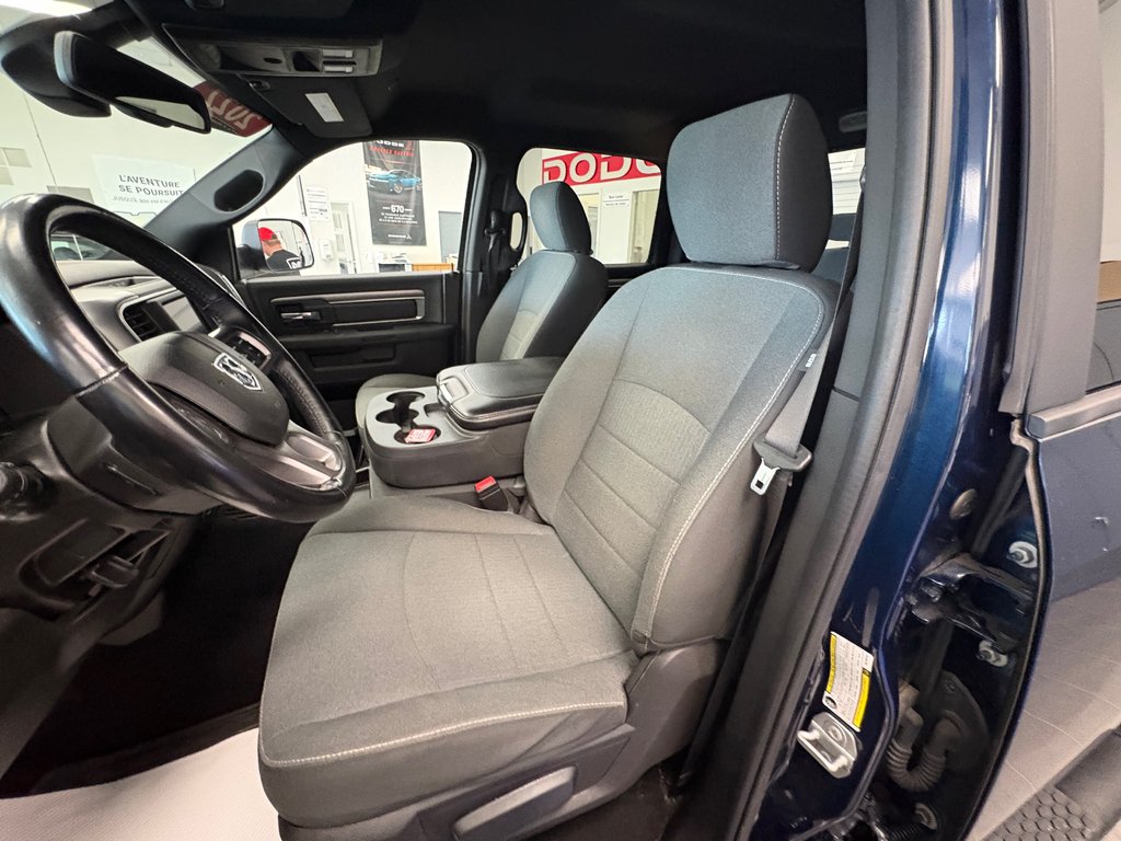 2022 Ram 1500 Classic Warlock in Paspébiac, Quebec - 11 - w1024h768px