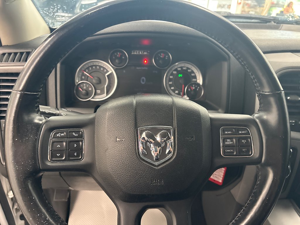 2022 Ram 1500 Classic Express in Paspébiac, Quebec - 17 - w1024h768px