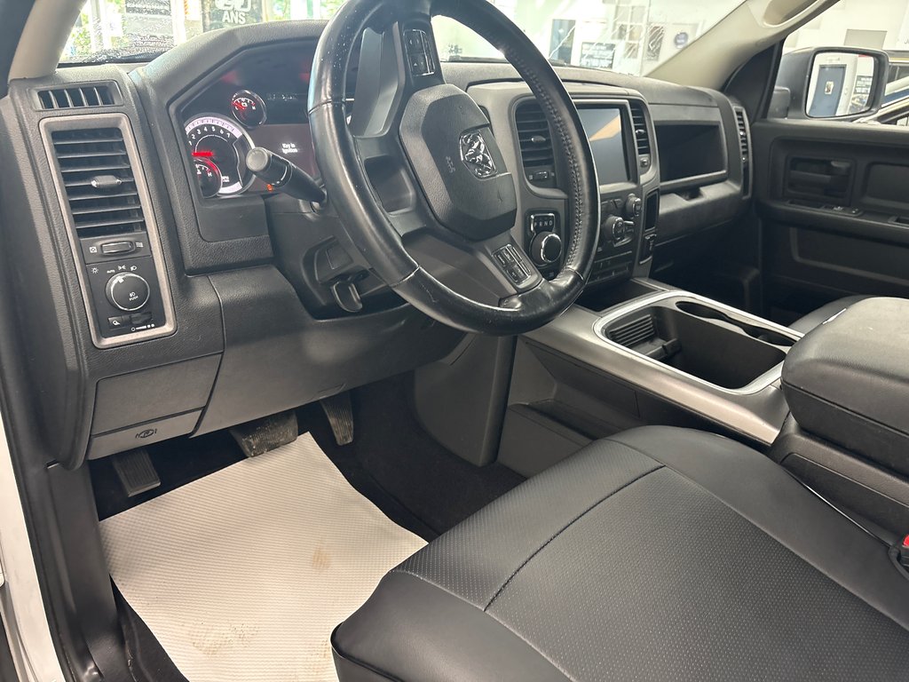 2022 Ram 1500 Classic Express in Paspébiac, Quebec - 11 - w1024h768px