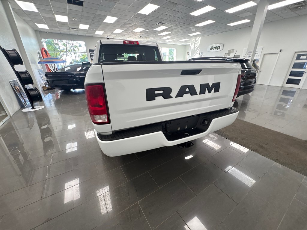 2022 Ram 1500 Classic Express in Paspébiac, Quebec - 6 - w1024h768px