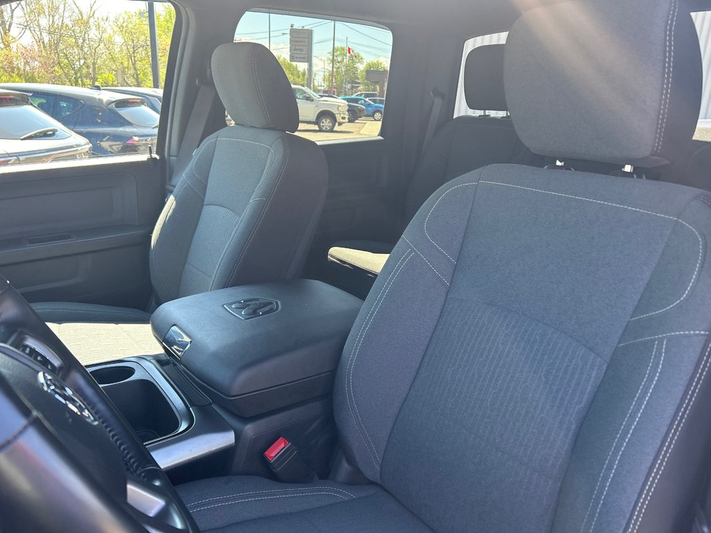 2023 Ram 1500 Classic Express in Chandler, Quebec - 12 - w1024h768px