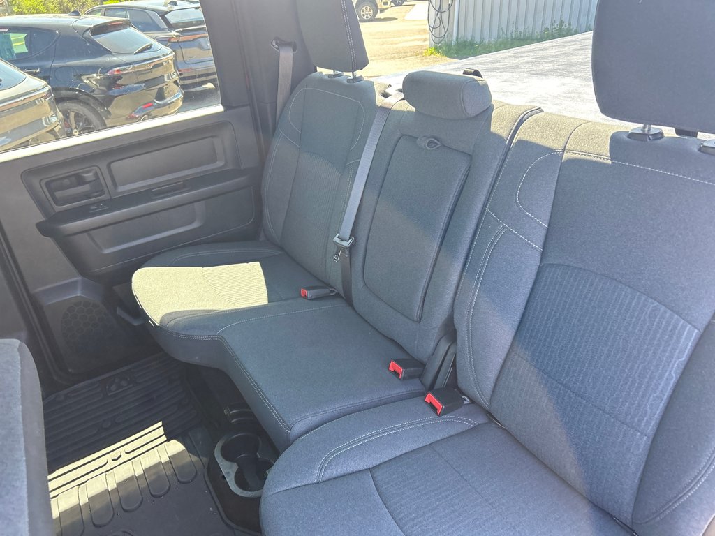 2023 Ram 1500 Classic Express in Chandler, Quebec - 10 - w1024h768px