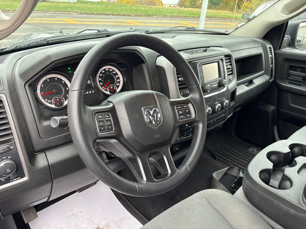 Ram 1500 Classic Tradesman 2023 à Paspébiac, Québec - 12 - w1024h768px