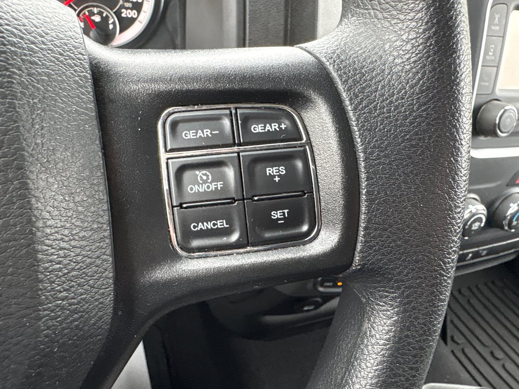 Ram 1500 Classic Tradesman 2023 à Paspébiac, Québec - 14 - w1024h768px