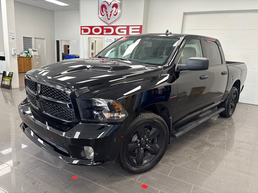 Ram 1500 Classic Express 2023 à Paspébiac, Québec - 1 - w1024h768px
