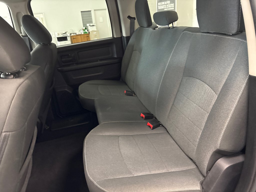 Ram 1500 Classic Express 2023 à Paspébiac, Québec - 9 - w1024h768px