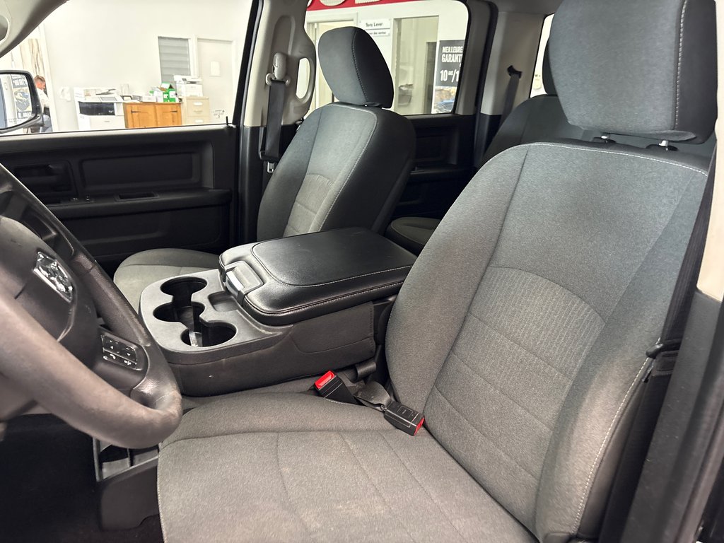 Ram 1500 Classic Express 2023 à Paspébiac, Québec - 11 - w1024h768px